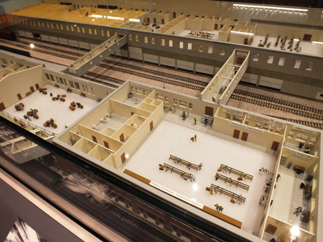 Pier 21 model.